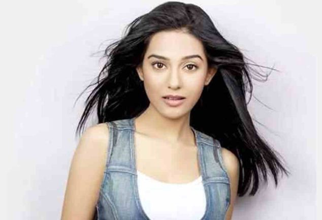 Amrita Rao Age, Husband, Family, Biography & More